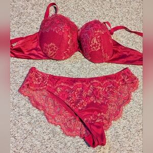 Maidenform Red Lace Underwire Bra